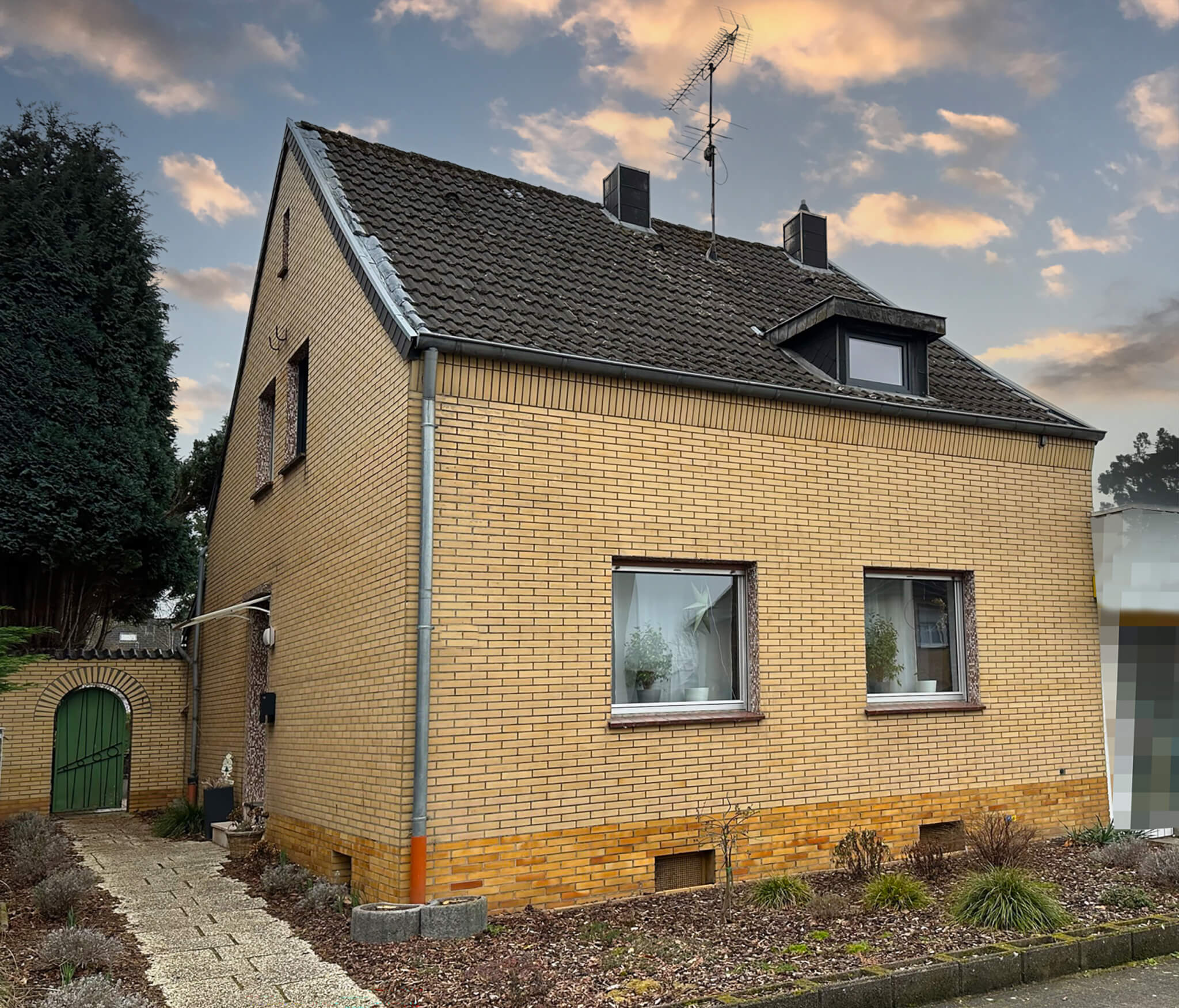 Haus in Baesweiler über Koch Immobilien zu verkaufen!