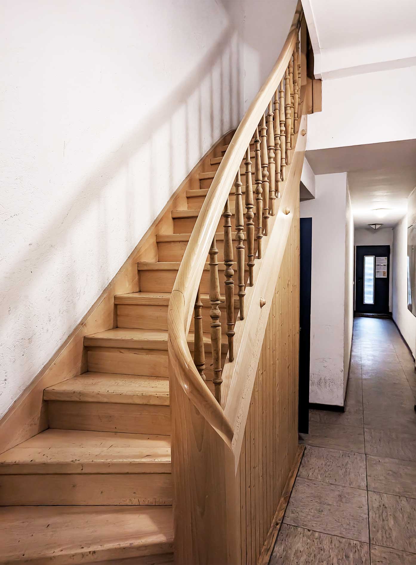 Treppe in Wohnung Aachen in der Jakobstraße zu vermieten über Koch Immobilien