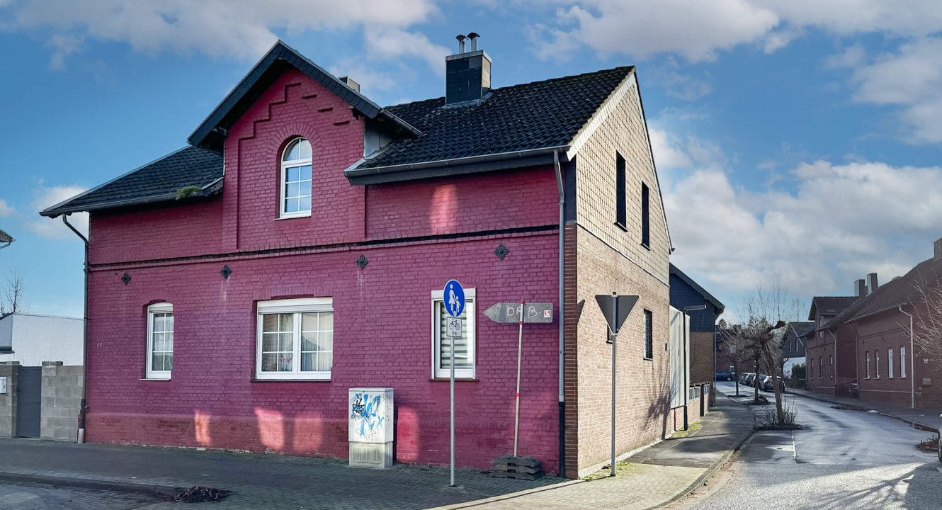 Hausansicht Einfamilienhaus in Alsdorf zu verkaufen über Koch Immobilien!