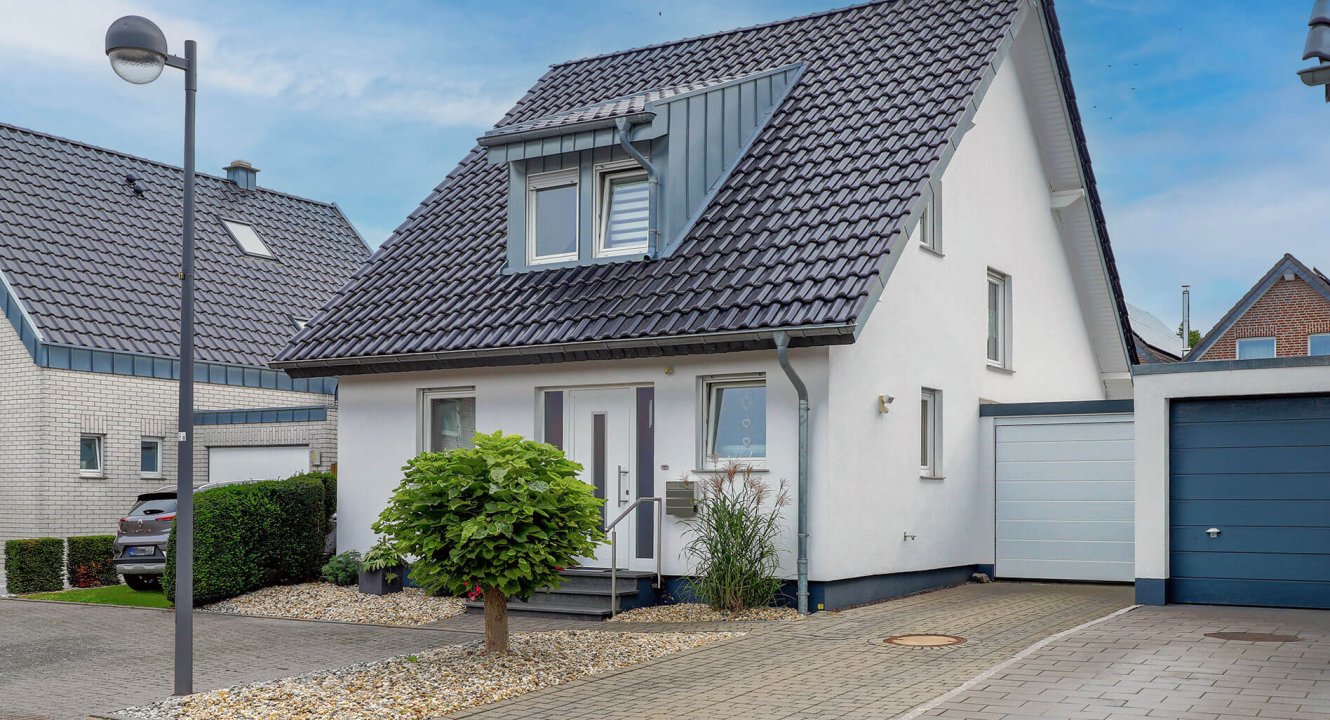 Hausansicht Einfamilienhaus in Baesweiler-Oidtweiler über Koch Immobilien zu verkaufen!