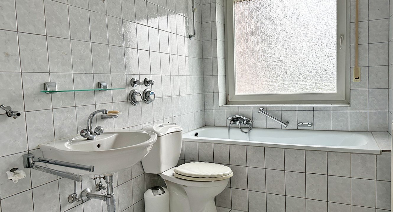 Bad in Wohnung Alsdorf Hoengen über Koch Immobilien