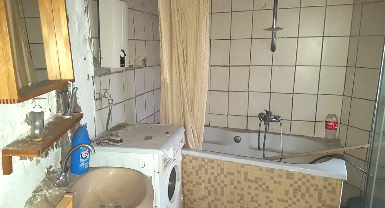 Badezimmer sanierungsbedürftig