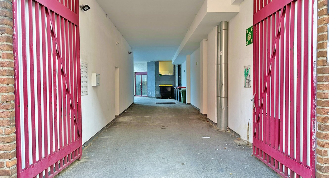 Durchfahrt Gewerberäume in Aachen Theaterstraße über Koch Immobilien zu vermieten!