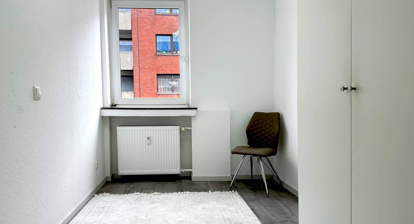 Arbeitszimmer in möblierter Wohnung Aachen auf der Peliserkerstraße über Koch Immobilien GmbH