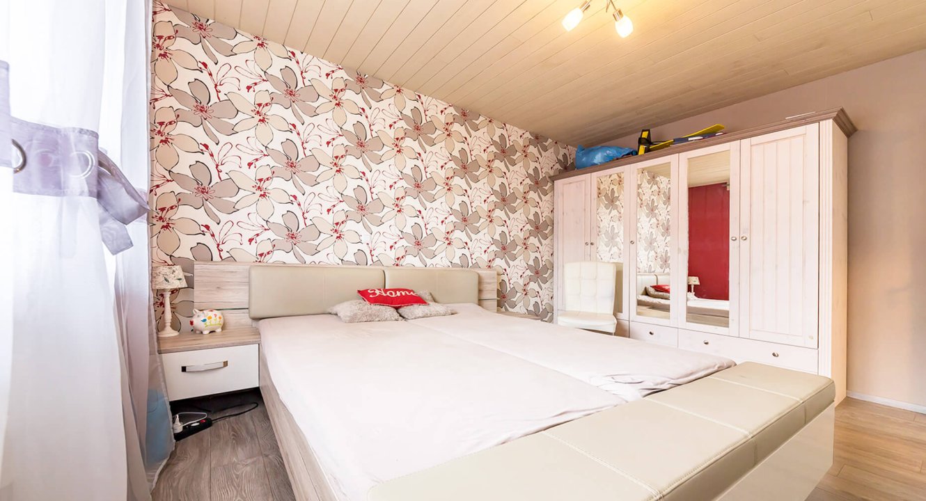 Schlafzimmer möblierte Wohnung in Würselen über Koch Immobilien zu vermieten!