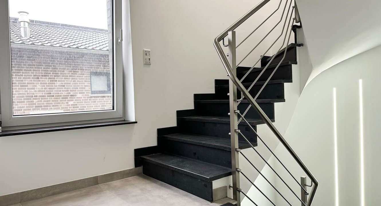 Treppe in Maisonettewohnung in Siersdorf zu vermieten Koch Immobilien!