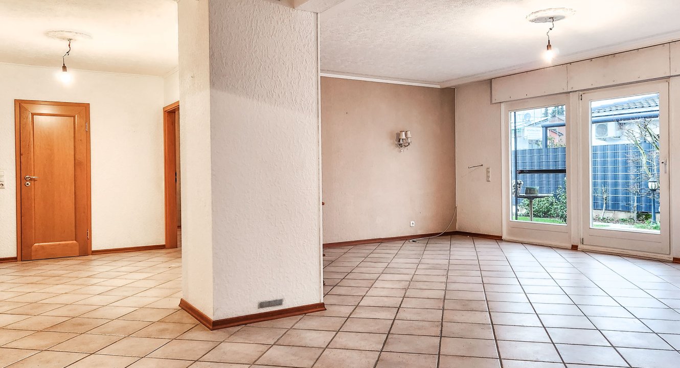 Wohnzimmer Bungalow in Köln-Pulheim Stommelerbusch zu verkaufen über Koch Immobilien - Ihr Immobilienmakler!